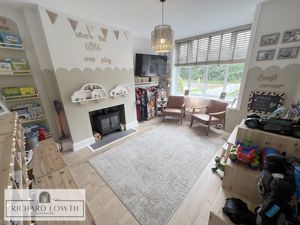 Lounge- click for photo gallery